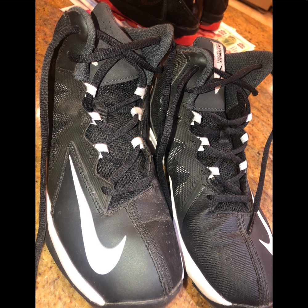 Nike boys AirMax’s